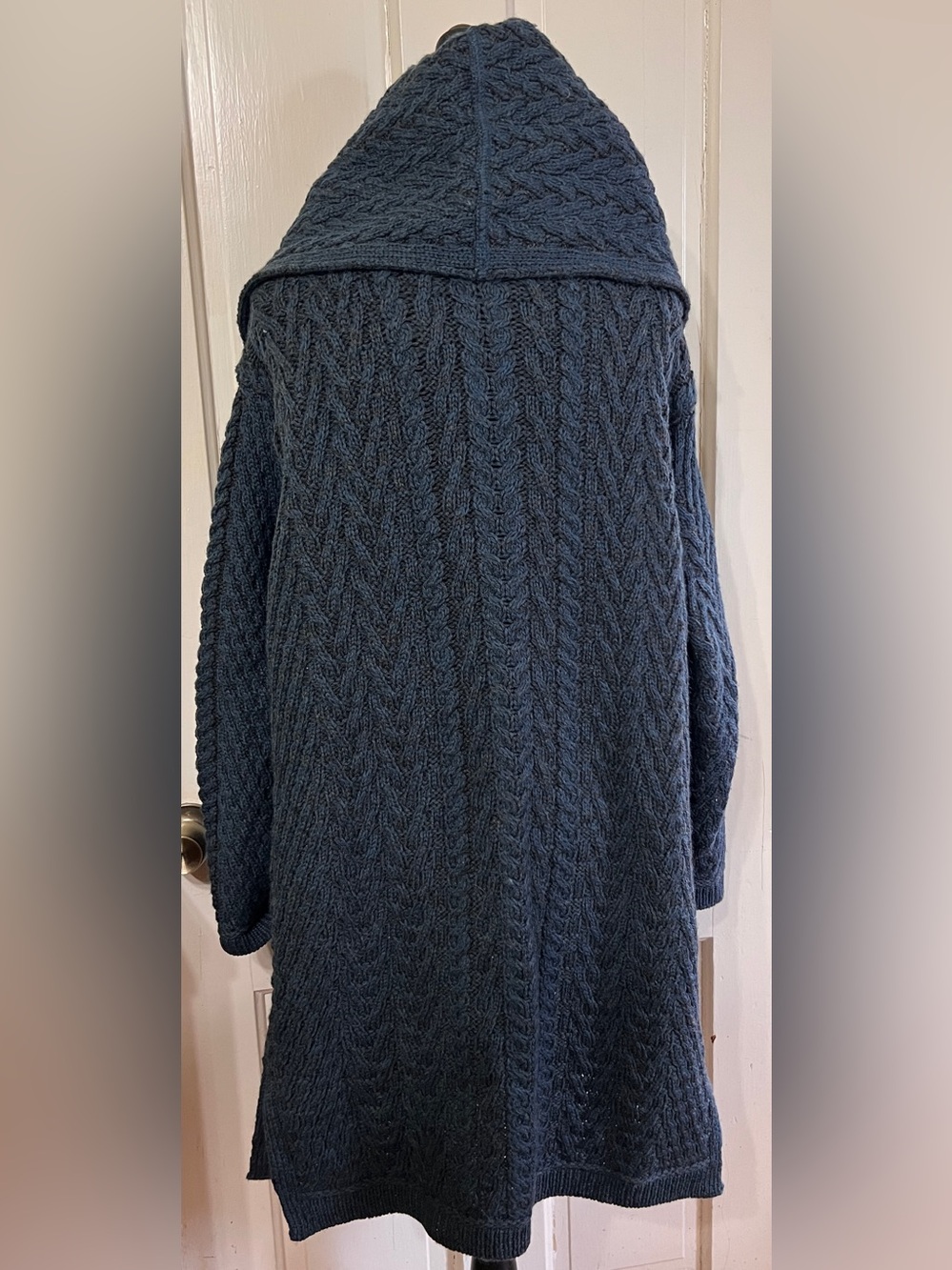 ARAN CRAFTS Open-Front Cable Knit Cardigan Sweater - DARK BLUE/BLACK - Picture 4 of 9